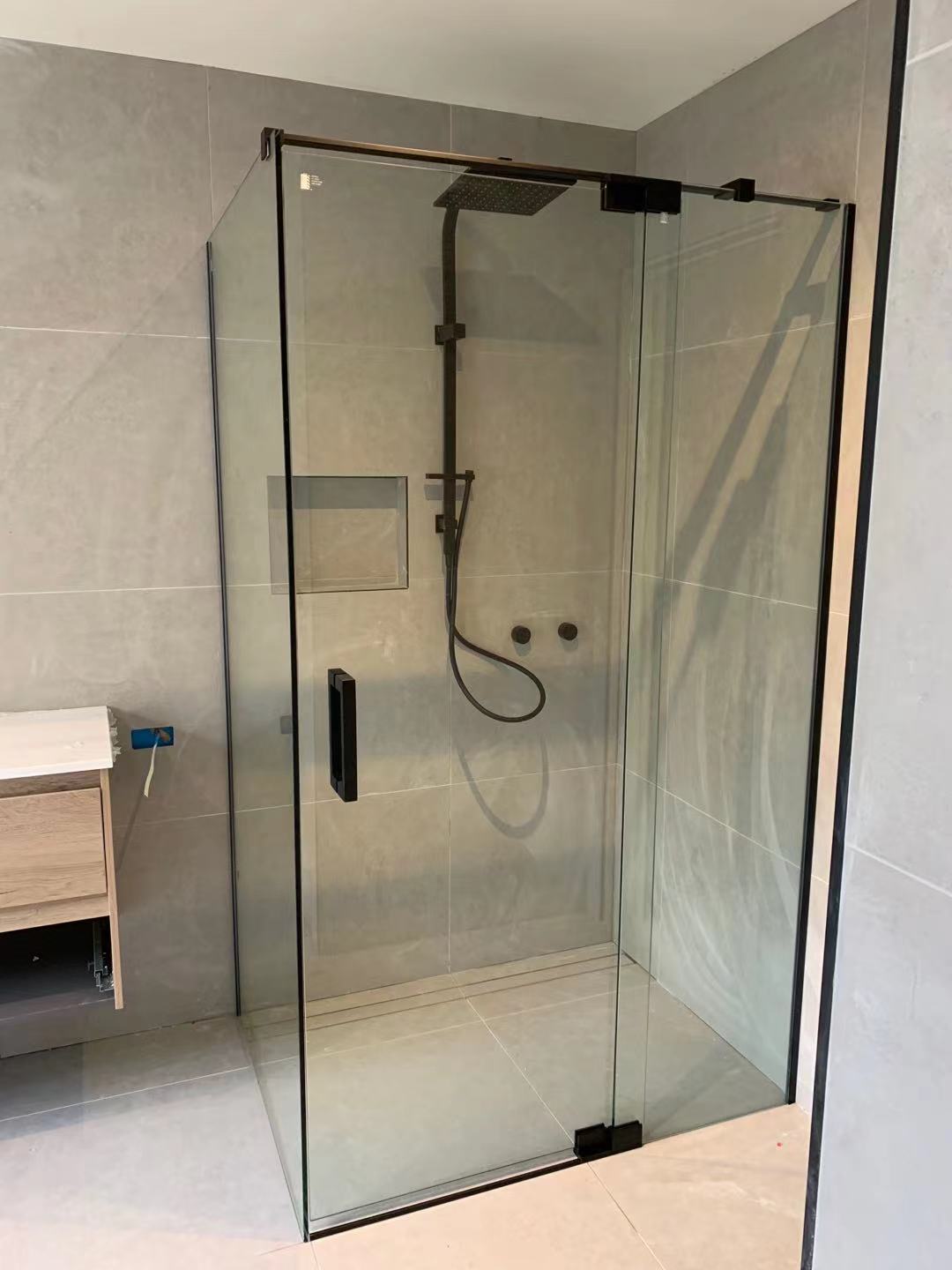 FRAMELESS PIVOT SCREEN | FRONT PANEL | MATT BLACK