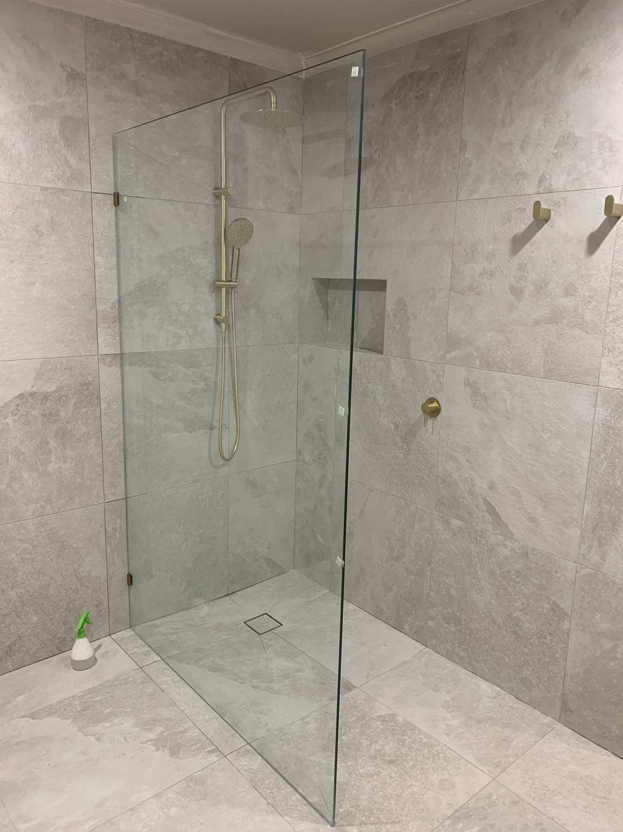 FRAMELESS | WALK IN PANEL